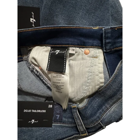 7 For All Mankind Dojo Tailorless Jeans, Size 28. New with flaw. - Picture 11 of 14